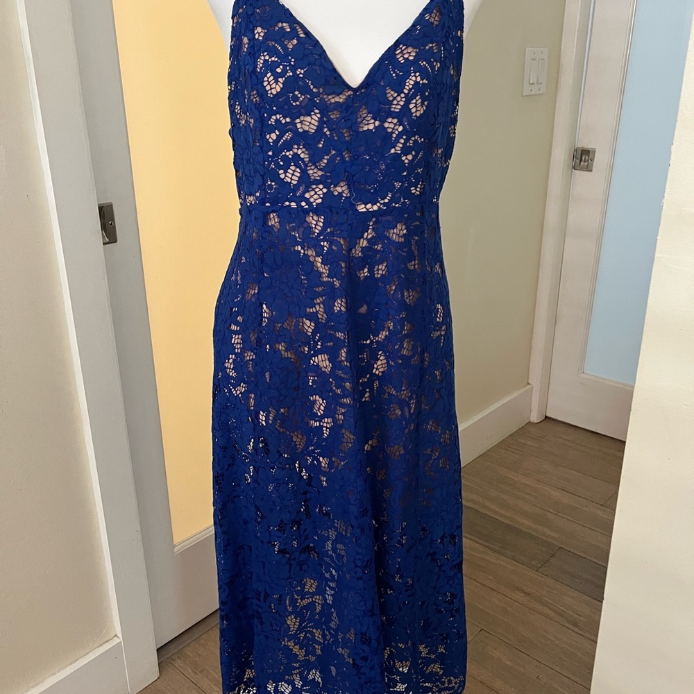 Lulu’s blue lace dress